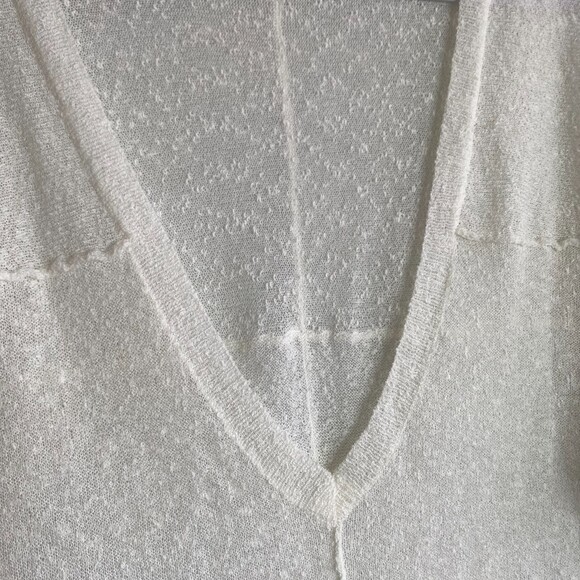 Halogen White Deep V-Neck Sheer Short Sleeve Exposed Seem Detail Blouse Size L - Picture 3 of 11